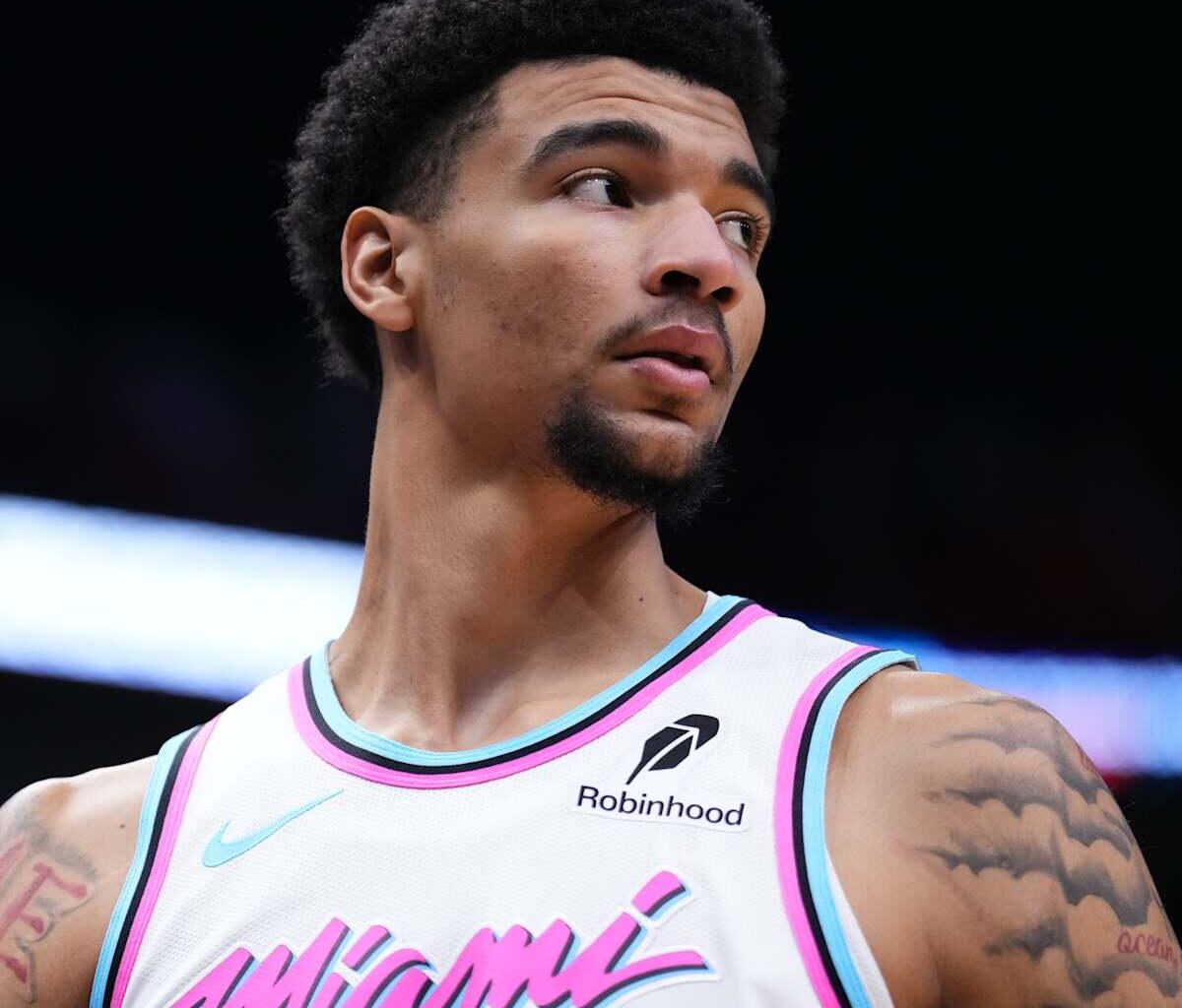 28 PTS / 20 RBS / 1 STL / 11/15 FGM / 5/7 3PM / 6 Offensive Rebounds.