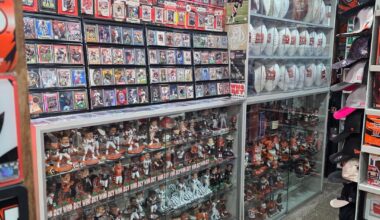 Here is an update of what my dad’s bengals collection looks like currently. I somehow underestimated him in my previous post