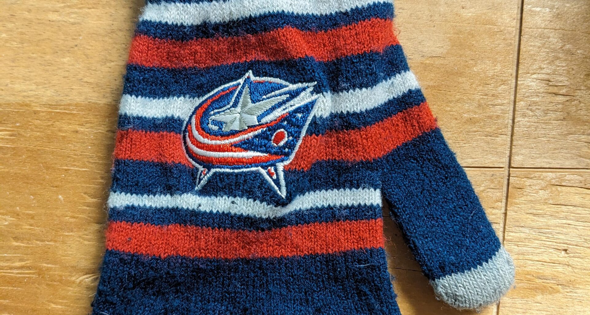 CBJ knit glove
