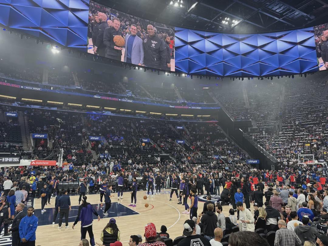 Last min giveaway: 2 great tix + parking pass (tonight vs Kings)