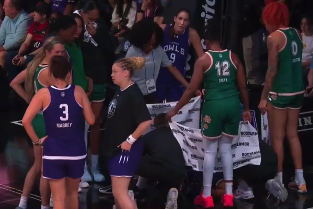 Aaliyah Edwards suffered an injury scare during Monday's Unrivaled season opener