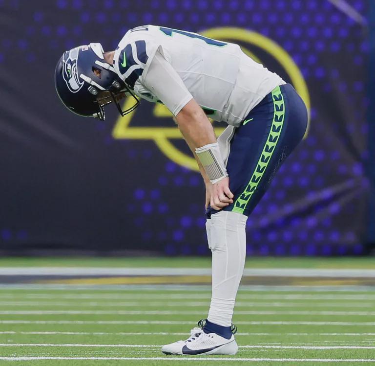 Everyone that is going to the game on Saturday, I beg you to get into Darnold's head by being as LOUD as you possibly can on every single play!