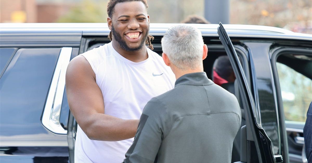 Auburn offensive tackle transfer Xavier Chaplin choosing between two after his visit to Florida State