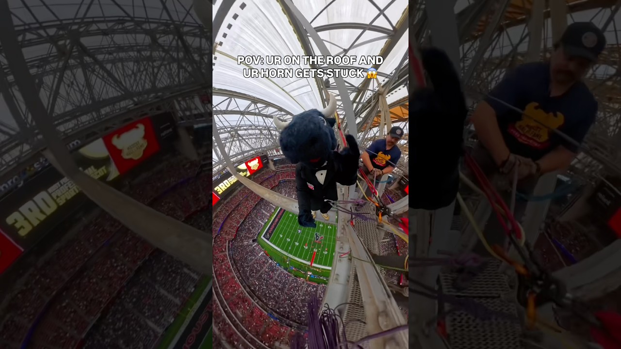 *gulp* 😳 #houston #texans #nfl #stunt #extreme #omg #rappel