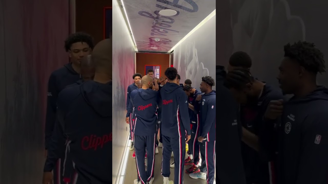 Clippers huddle in the tunnel ✊