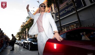 Panthers Arrive to Miami #WinterClassic in Ferraris 🏎️🌴