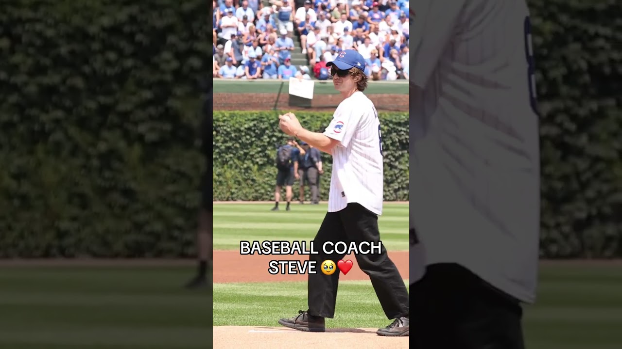 coaching his little nuggets ⚾️☺️ #strangerthings