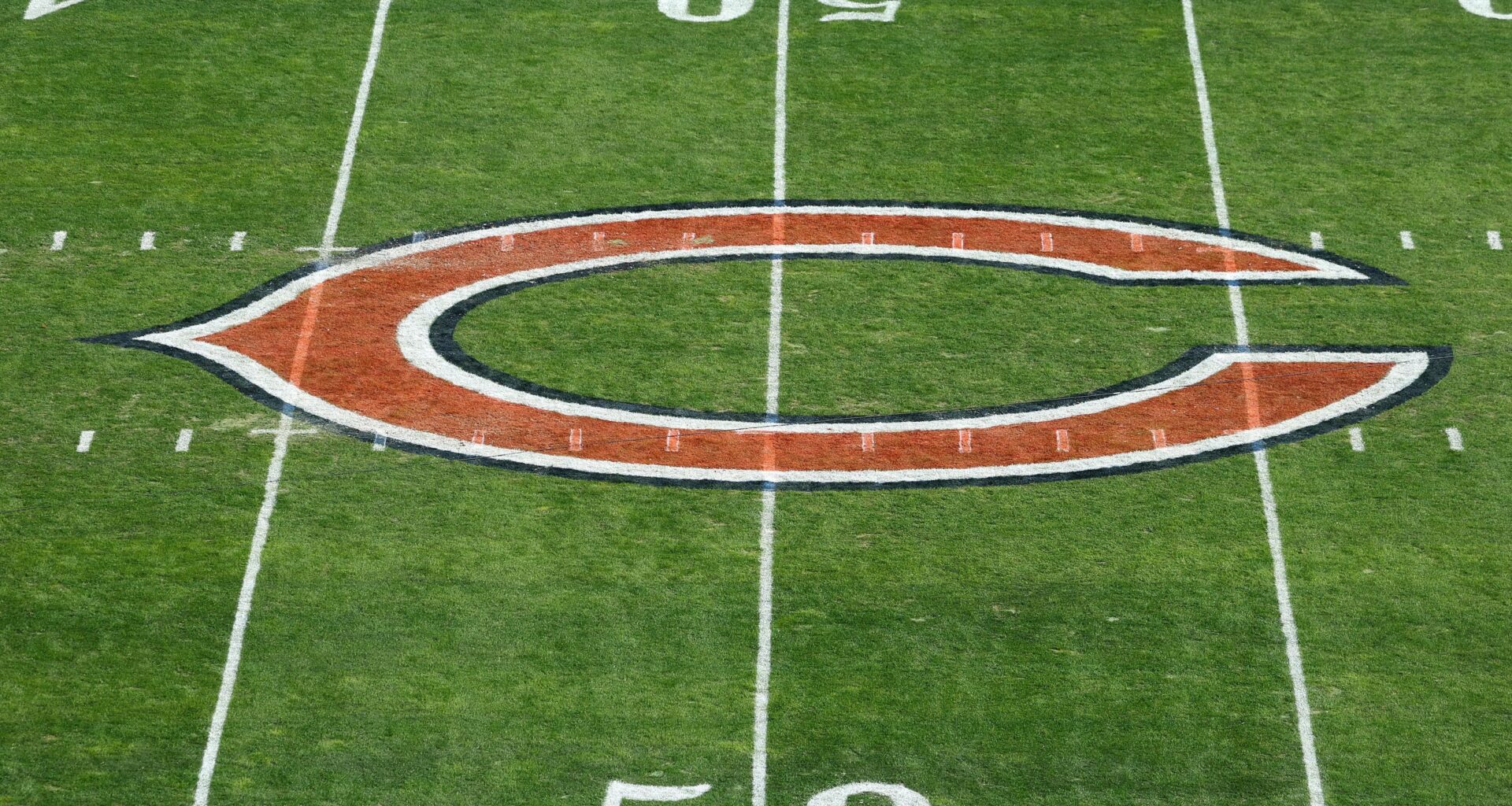Historic: Bears team photo of all their QBs to surpass 4,000 passing yards in a season.