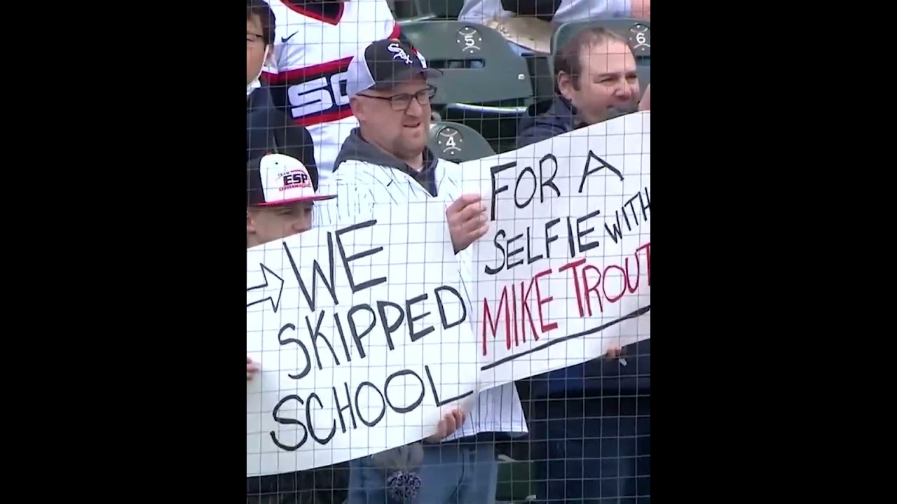 Bueller? Chicago fan skips school for Trout selfie 🤳