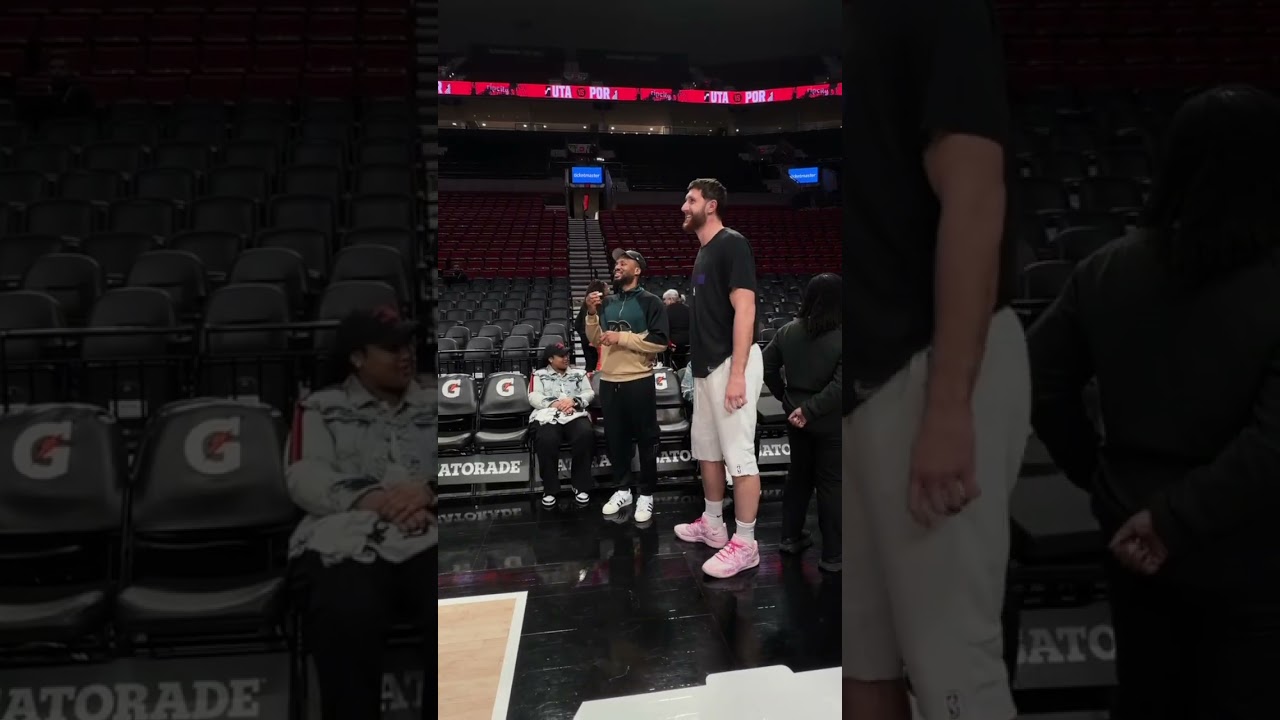 Damian Lillard catchin' up with Jusuf Nurkić 🤝