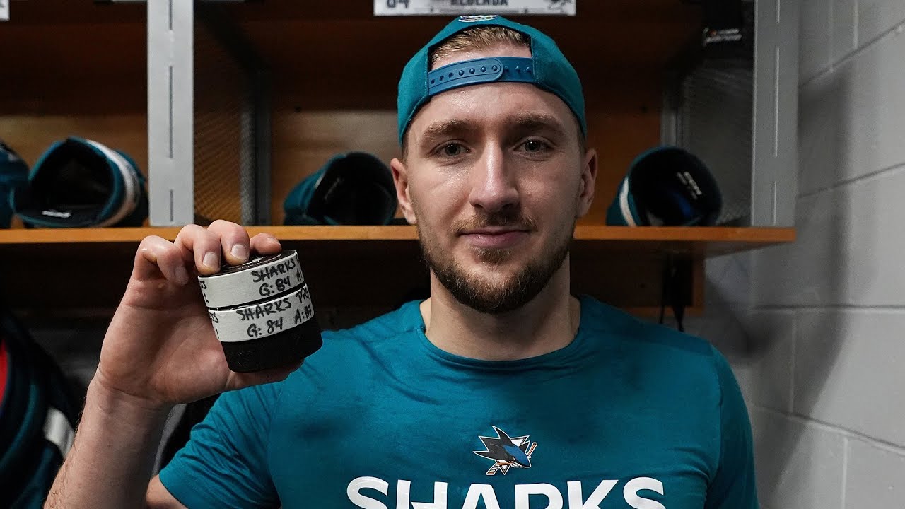 Regenda's 1st career hat trick! 🇸🇰🎩🦈 Regendov prvý hetrik v NHL!