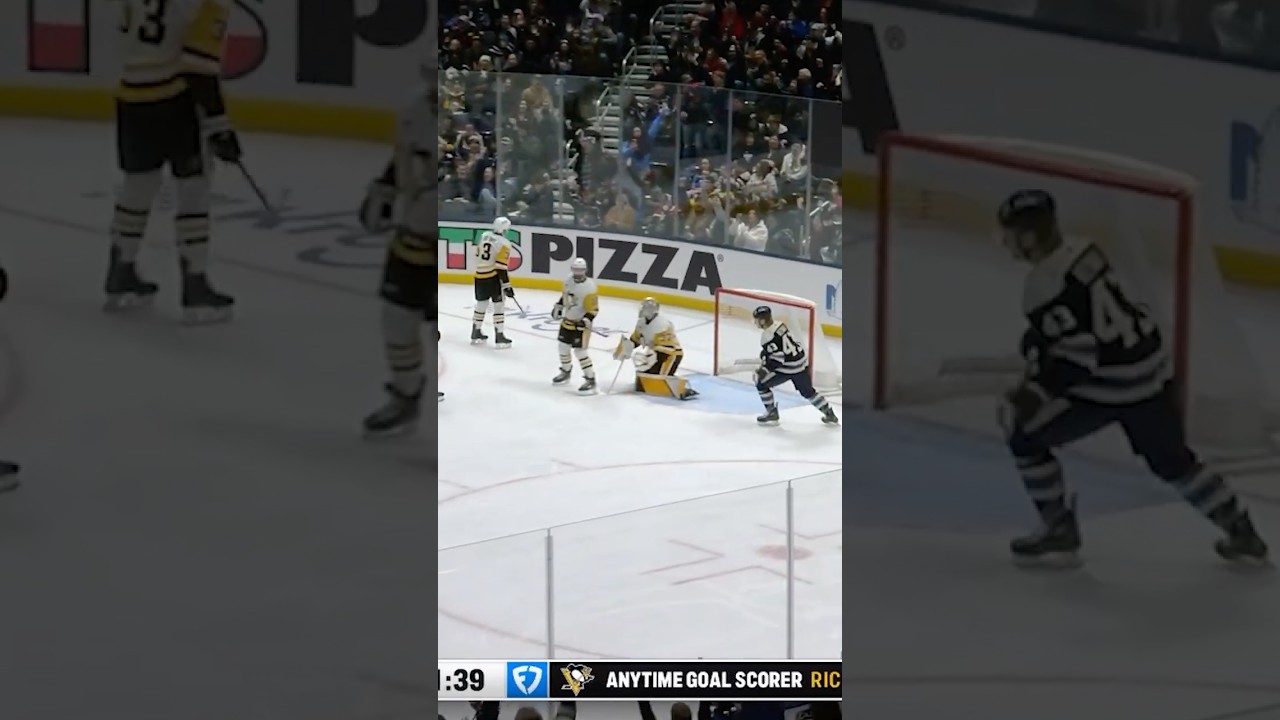 Dmitri Voronkov Tips it In! BIG BOSS GOAL! 💪