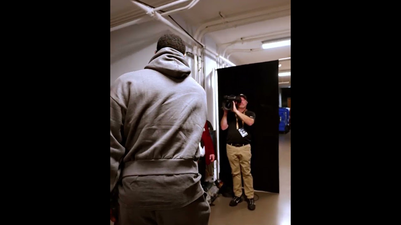 Zion Arrives 💪 Pelicans vs. Lakers #nba #shorts