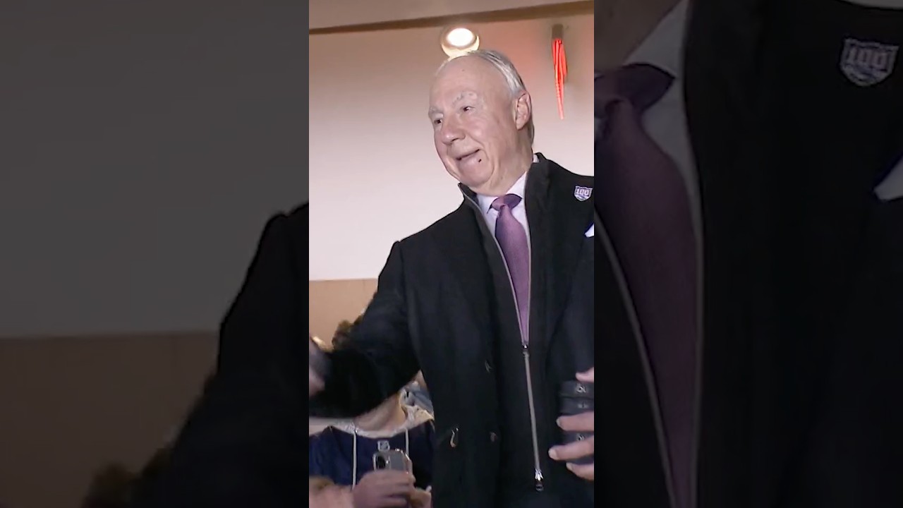 Nicky giving away pucks in the blue seats 💙 #nyr #hockey #nhl #alumni #centennial