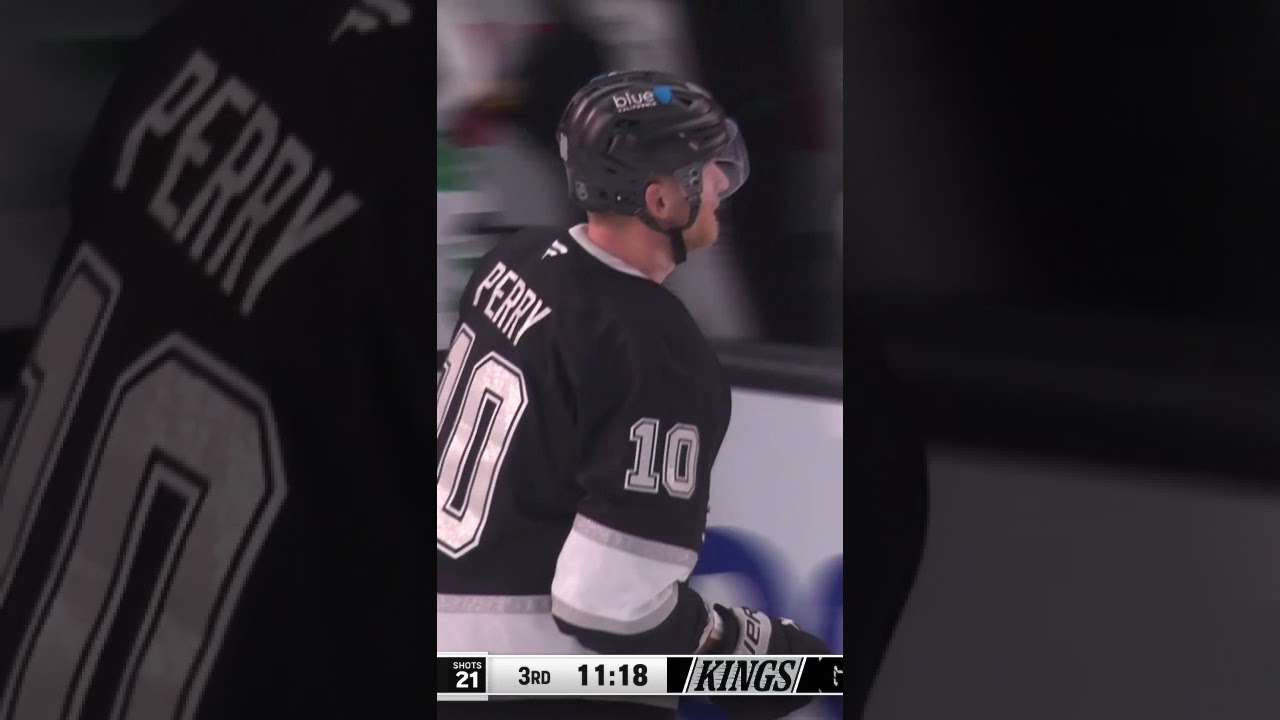 QB ON THE POWER PLAY!  #lakings #hockey #gokingsgo #nhl