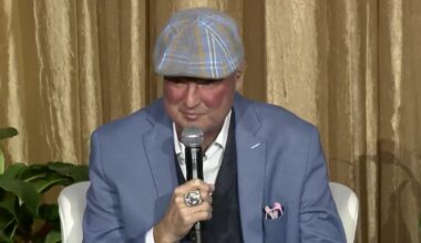 Kelly Chase receives True Blue Award