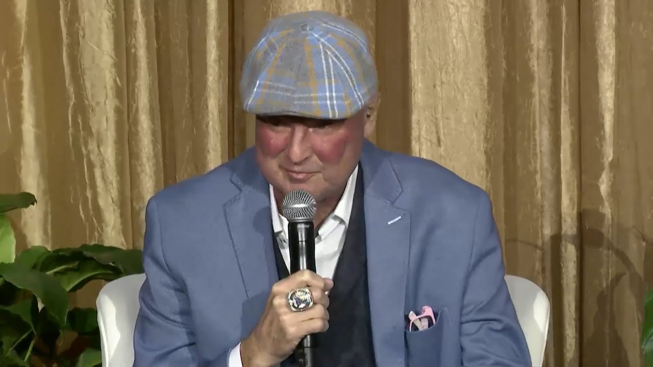 Kelly Chase receives True Blue Award