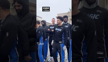 THE PLAYERS CHECK OUT BRANDENBURG GATE!