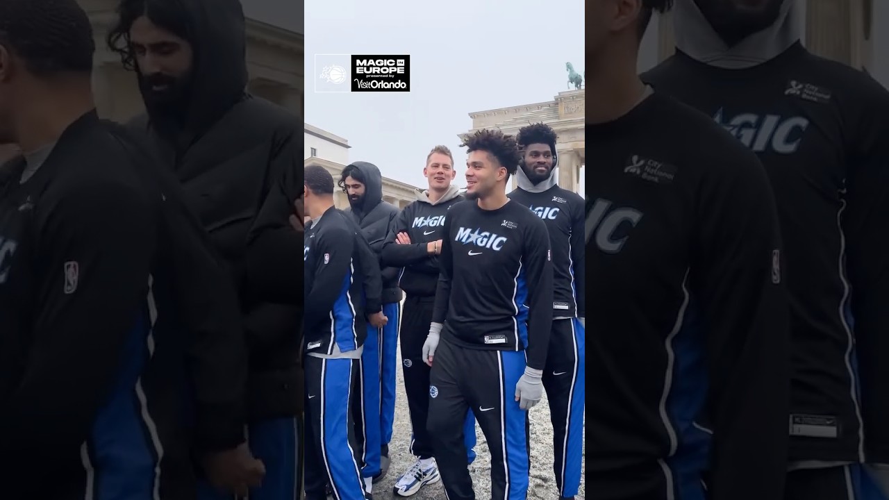 THE PLAYERS CHECK OUT BRANDENBURG GATE!