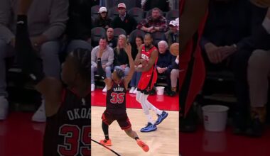 8 STRAIGHT points from Jabari in the 4th 👏 #rockets