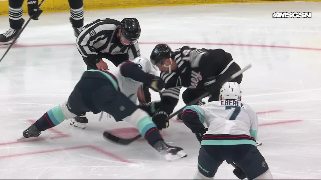 Jared McCann scores a powerplay goal against the New Jersey Devils