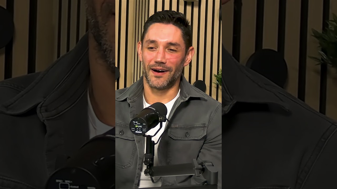 We all want to see a goalie fight...🤣  #lakings #hockey #gokingsgo #nhl