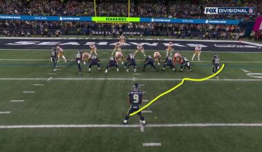 K9 Bounces the run to the outside for the touchdown!