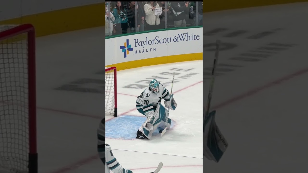 Look closer, one piece doesn’t match 👀 #GoalieGearSnob #SanJoseSharks #BauerGoalie #YaroslavAskarov