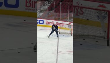 Jonathan Toews BACK in Chicago! #jonathantoews #blackhawks #nhl #fyp