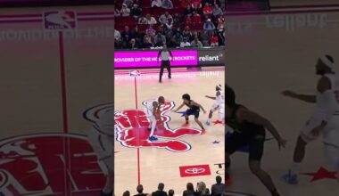 That's a new career-high 7️⃣ three-pointers for Jabari! 🙌 #rockets