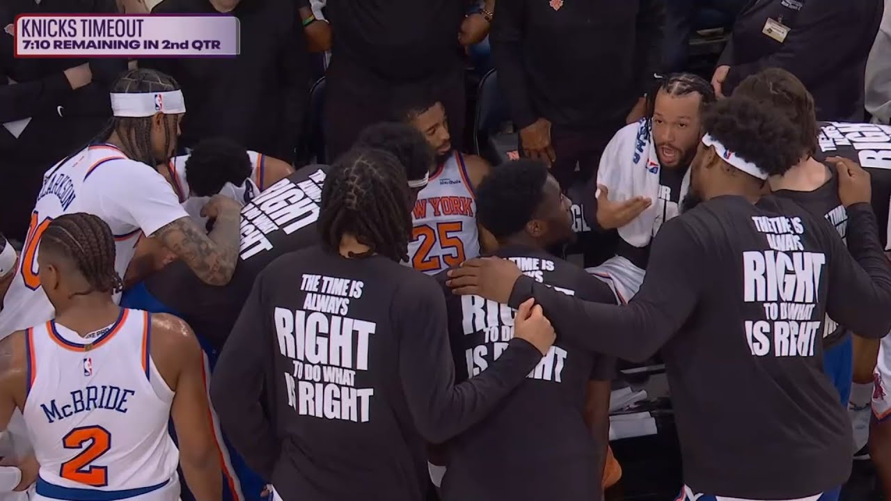 Jalen Brunson trying to rally Knicks while getting blown out vs Mavs 😬