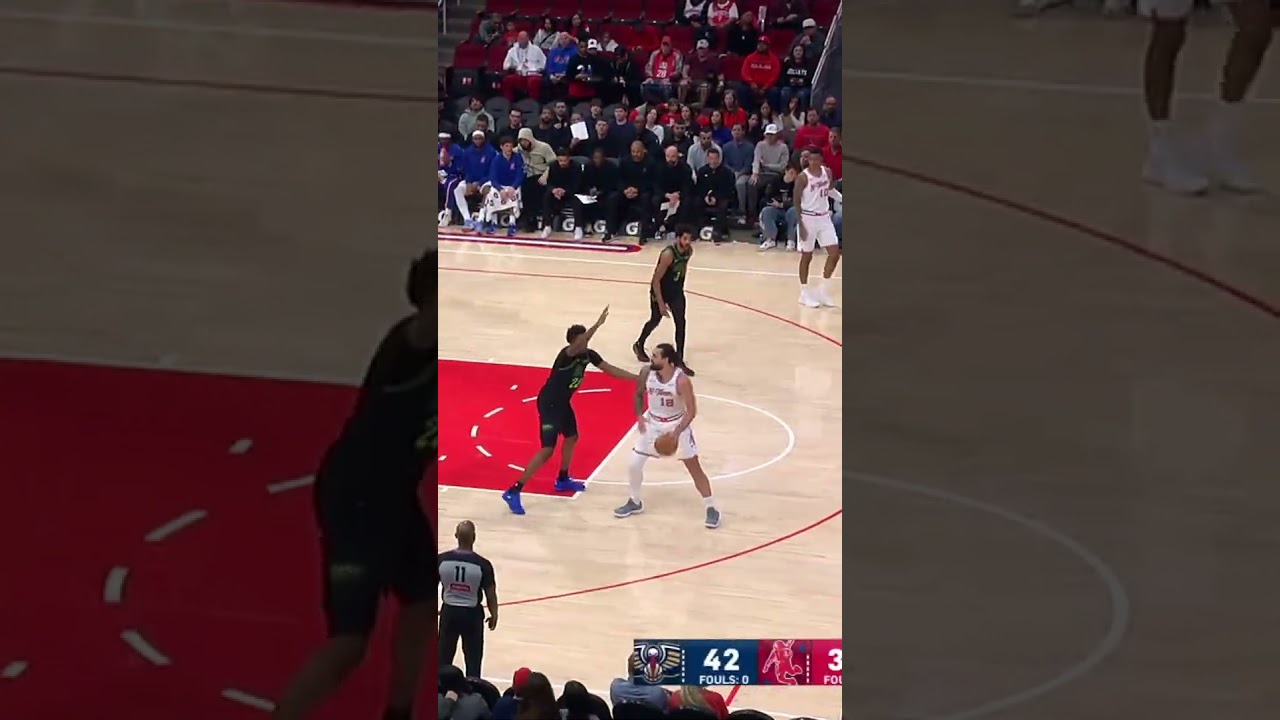 Amen showing off his versatility 🙂‍↕️ #rockets