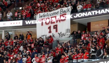 Standing Ovation for #19 | Chicago Blackhawks