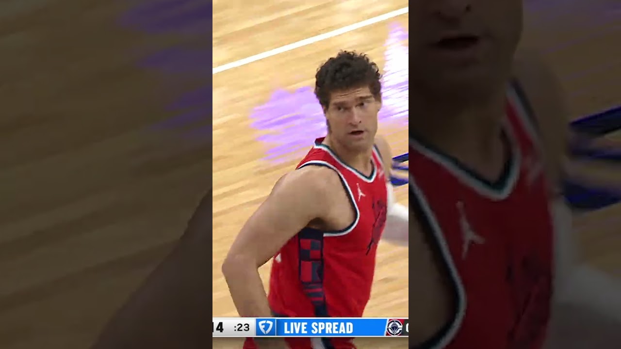 Brook Lopez with the Fade 😤