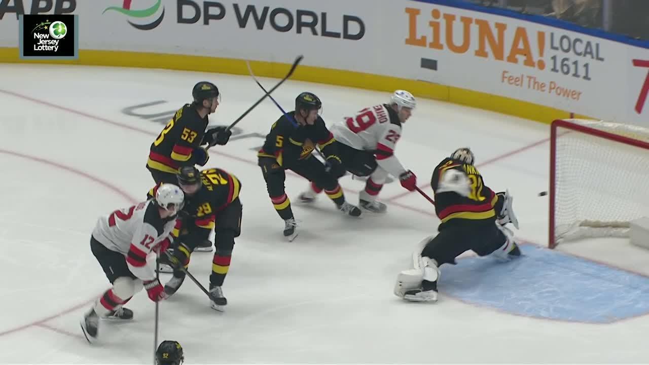 Vancouver Canucks vs. New Jersey Devils - Game Highlights