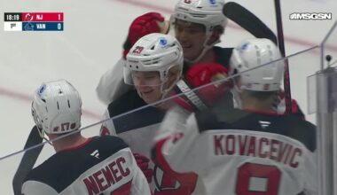 Lenni Hameenaho scores his first career NHL goal against the Vancouver Canucks