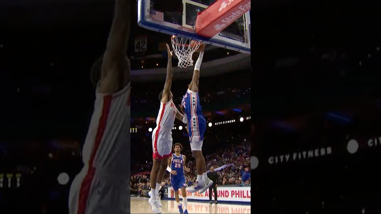 TYRESE MAXEY POSTER DUNK! 😱