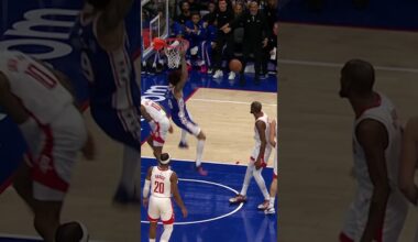 Kelly Dunks Through the Contact! 💪