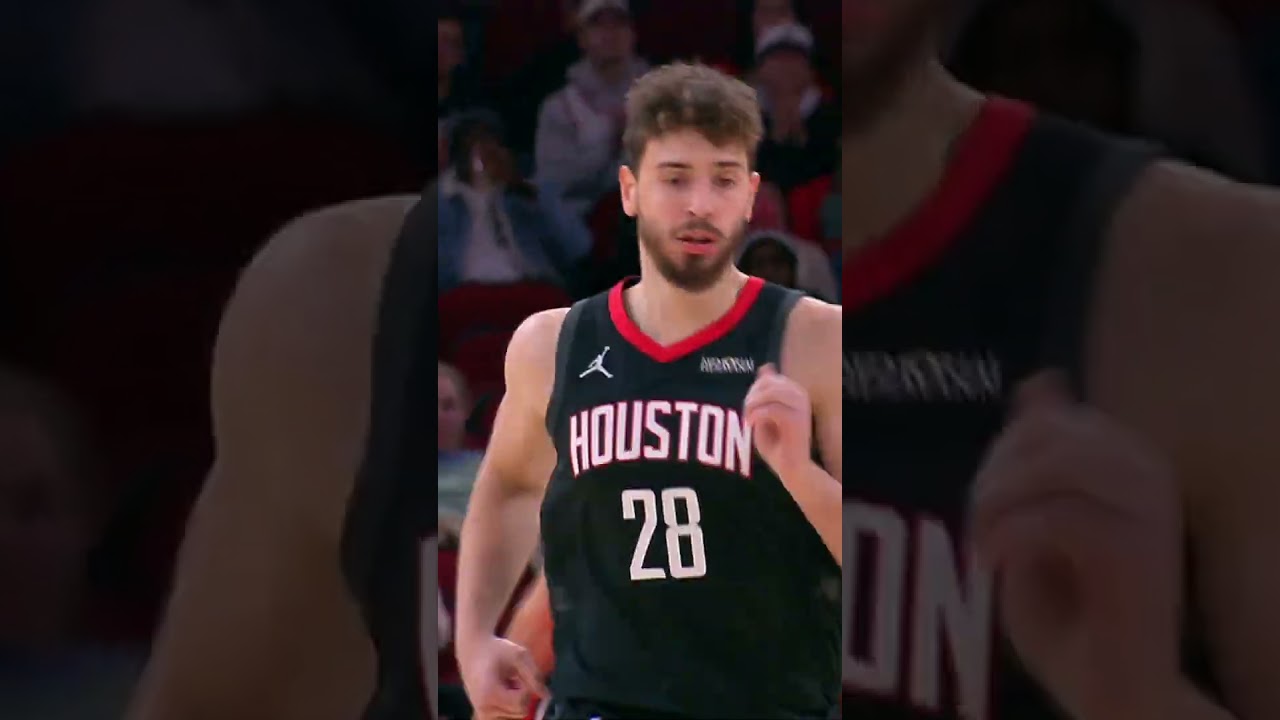 8-0 run to open the game 😤  including 2 Tari triples 🎯 #rockets