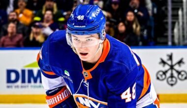 Trophy Tracker: Schaefer of Islanders choice for Calder as top rookie (Wallstedt currently 2nd)