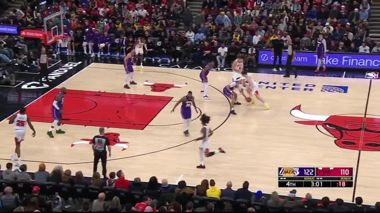 [Highlight] Luka hits his 8th 3 of the night to go up to 45 points, then Jaxson Hayes steals and dunks it in-between his legs