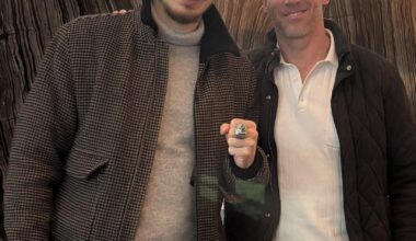 Arturs Silovs is back in Vancouver and shows off his brand new shiny Calder ring