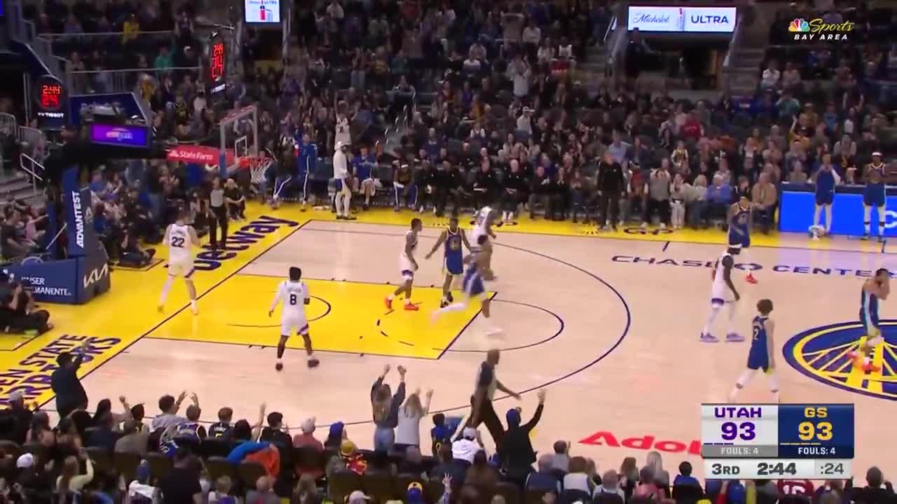 [Highlight] Stephen Curry hits a very average not-so-special layup