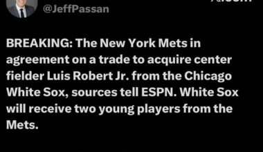 [Passan] BREAKING: The New York Mets in agreement on a trade to acquire center fielder Luis Robert Jr. from the Chicago White Sox, sources tell ESPN. White Sox will receive two young players from the Mets.