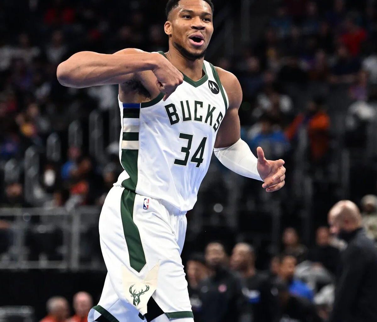 Giannis Has Been The Most Effective Offensive Player In The 4th Quarter This Season!