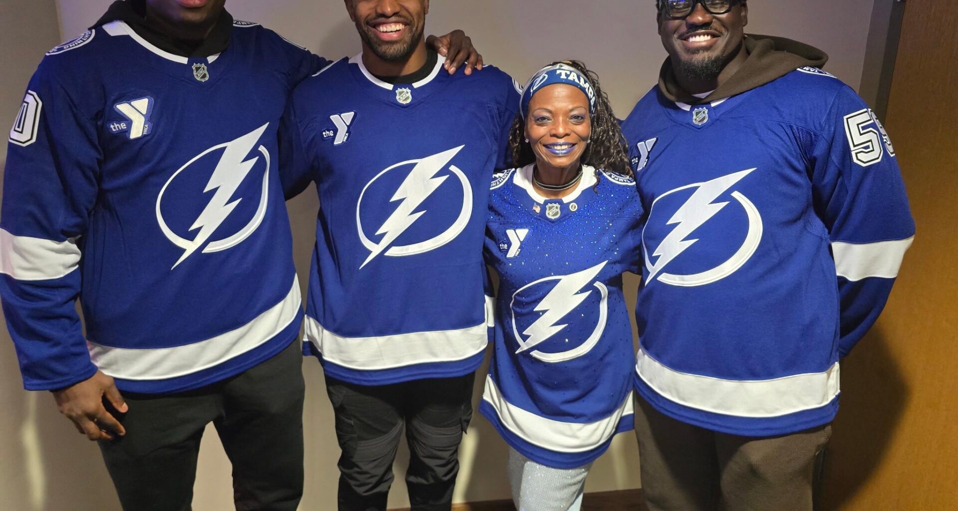 YaYa Diaby & Fellow Linebackers support the Lightning