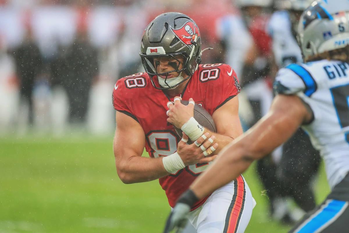Point-Counterpoint: Should The Bucs Re-Sign TE Cade Otton?