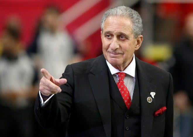 Faith restored. You’ve earned my respect back, old man. Now go hire some good ones (and new uniforms).