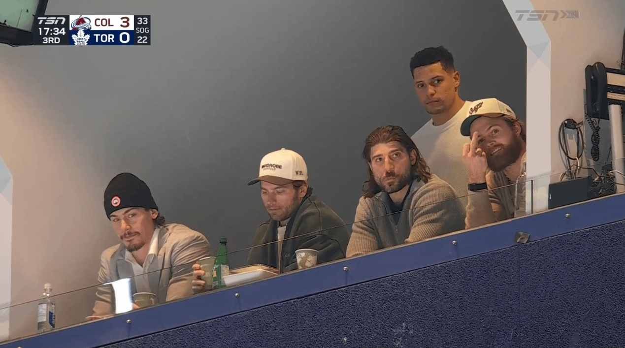 William Nylander throws up the middle finger to the camera