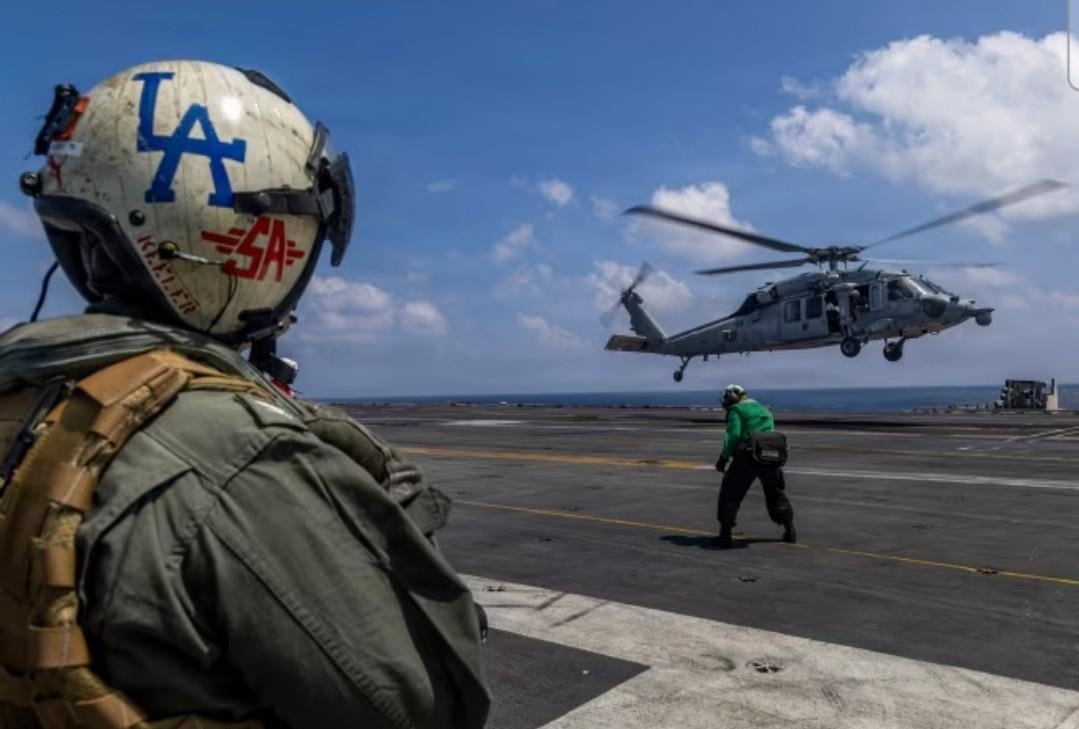 How rad is this pilots helmet